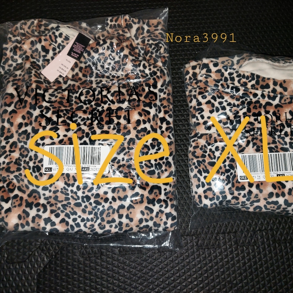 Victoria Secret Velour set size XL NWT
